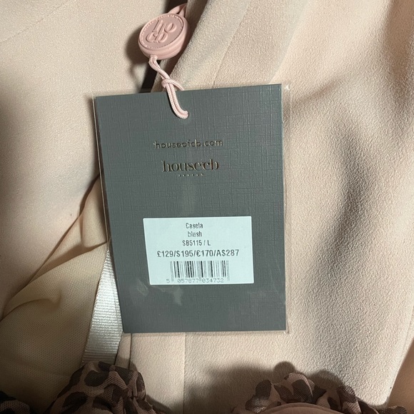 Blush satin jumpsuit - Picture 9 of 10